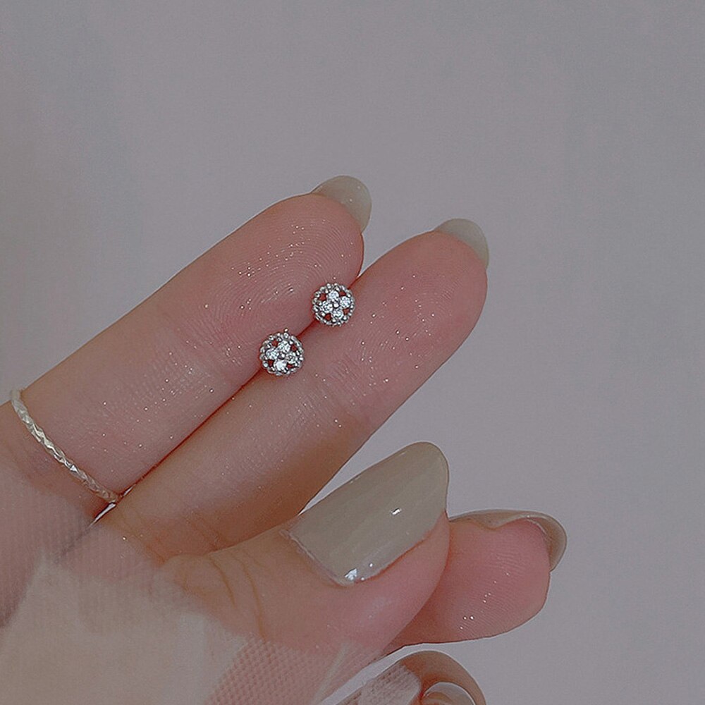 Fashion Astronaut Star Moon Stud Earrings Women Silver Color Zircon Asymmetric Lovely Mini Ear Pierced Studs Party Jewelry Gifts