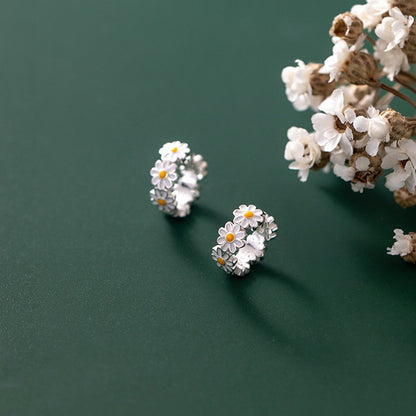 New Cute Daisy Flower Pendant Hoop Earrings For Women Trending Korean Sweet Circle Earrings Girl Wedding Party Jewelry Gift