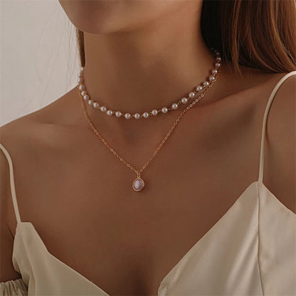 Black Butterfly Pendant Necklace Bead Opal Chain Shiny Women Trendy Temperament Jewelry Choker Necklace Wedding Jewelry