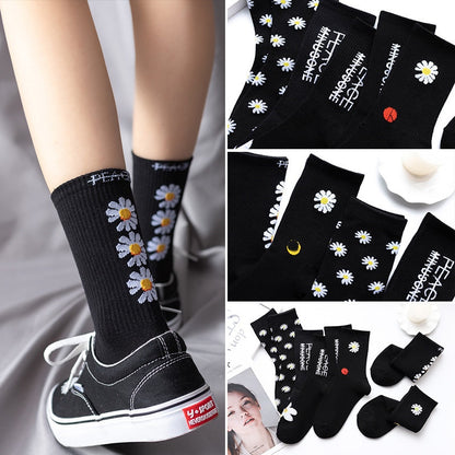 Women Korea Funny Socks Long Socks Black Cool Socks Harajuku Hip Hop Cotton Skateboard Socks Men New Trend Daisy Socks Men