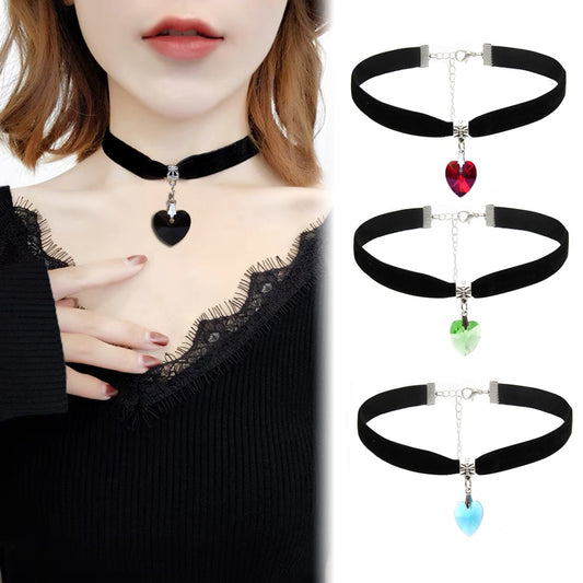 Fashion Velvet Choker Heart Crystal Pendant Necklaces Black Ribbon Clavicle Chain Necklace Simple Heart Velvet Women New Jewelry