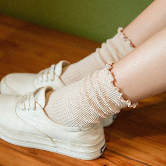 Cotton Breathable Women Socks Harajuku Retro Streetwear Solid Black White Socks Women Japanese Kawaii Cute Frily Ruffle Socks