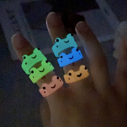 Colorful Luminous Frogs Acrylic Ring for Women Cute Funny Cartoon Animal Aesthetic Glow In The Dark Rings Summer Jewelry Gift