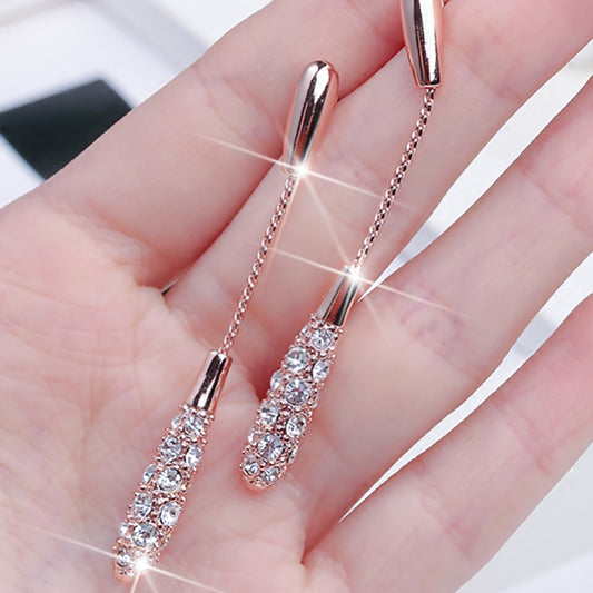 New Hot Style Earrings Female Fashion and Elegant Long Drop-Shaped Alloy Earrings Jewelry Wedding Engagement Gift